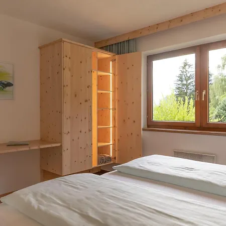 Ferienwohnung Neururer Andrea * Эц